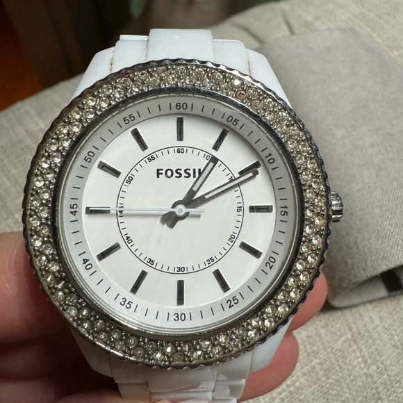 Used women’s white ceramic fossil watch - Picture 3 of 6